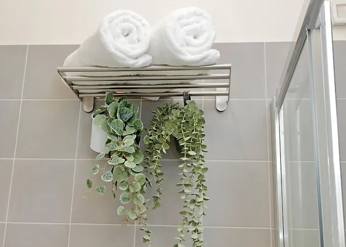 Cozy New Flat Near The Station! Rom