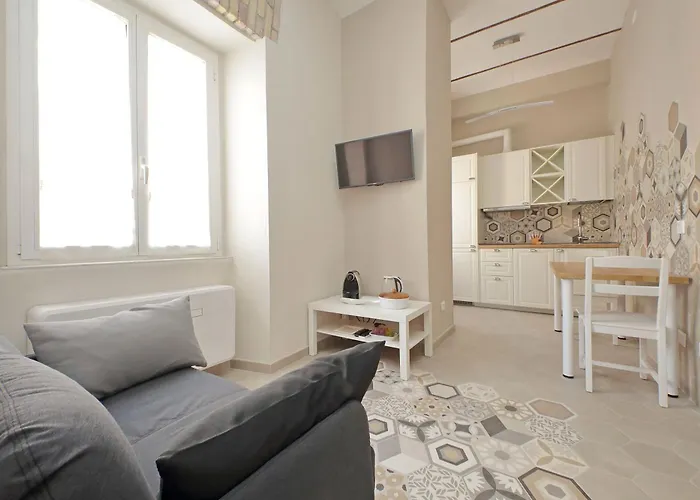 Cozy New Flat Near The Station! * Rom