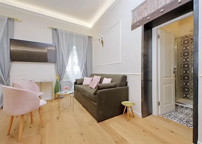 Cozy New Flat Near The Station! Apartment Rom